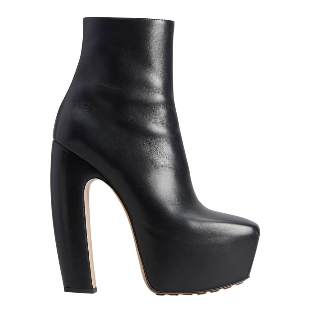Bottega Veneta Leather Black Platform Boots -  Size 8.5, In New Condition